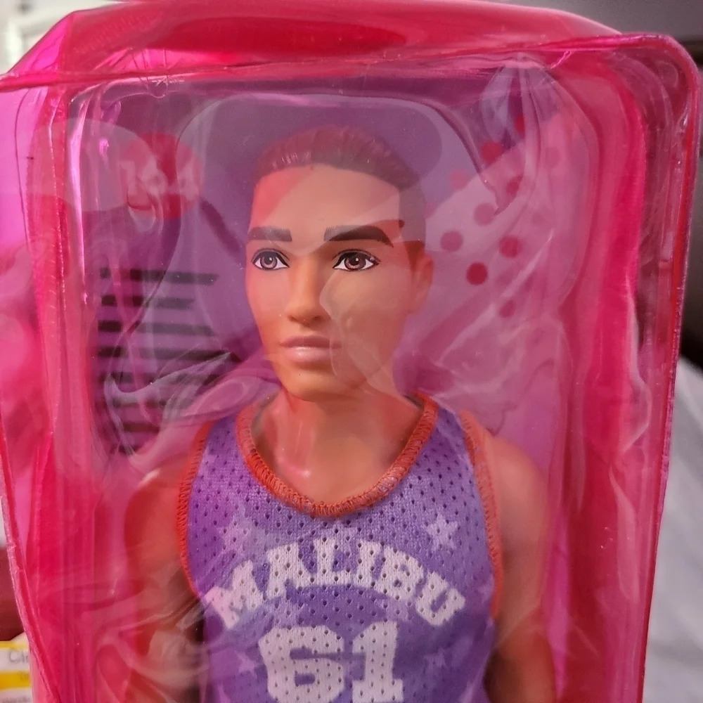 Barbie Ken Fashionista Doll with Carrying Case with Zipper #164 - Picture 5 of 7